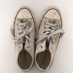Women’s converse size 6.5